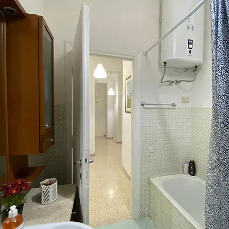 Apartamento Tiburtina2000 *