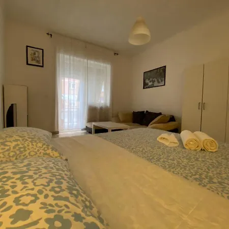 Tiburtina2000 Apartment *